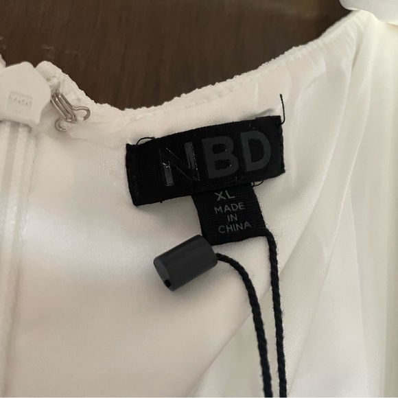 NWT NBD Aviva Midi Dress in White - Picture 8 of 9